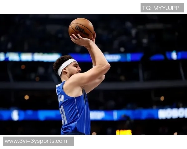 克莱半场高效表现15分5助攻三分命中率出色正负值显著提升 克莱半场高效表现15分5助攻三分命中率出色正负值显著提升